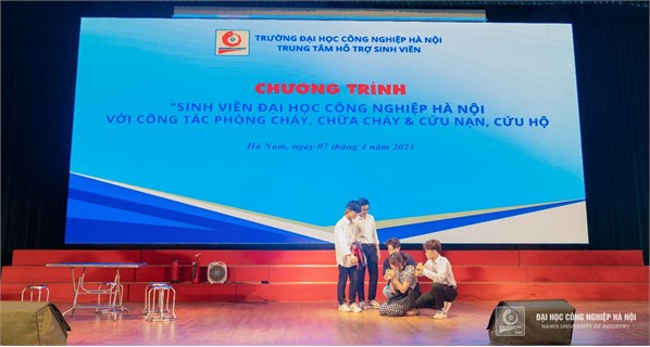 Sôi nổi chương trình “Sinh viên Đại học Công nghiệp Hà Nội với công tác phòng cháy, chữa cháy & cứu nạn, cứu hộ”