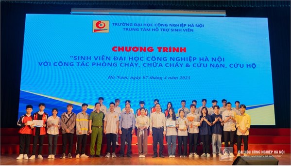 Sôi nổi chương trình “Sinh viên Đại học Công nghiệp Hà Nội với công tác phòng cháy, chữa cháy & cứu nạn, cứu hộ”